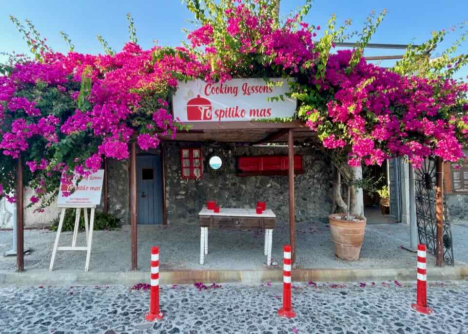 Cooking lessons in Santorini.