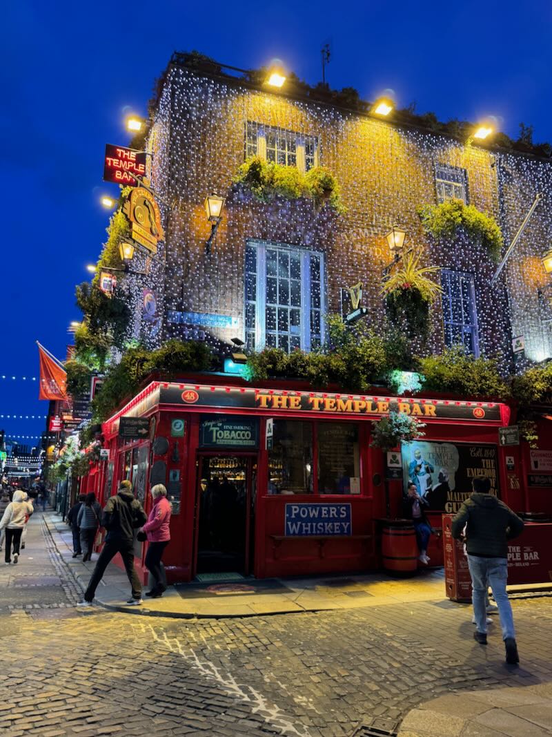 Temple Bar in Dublin at night