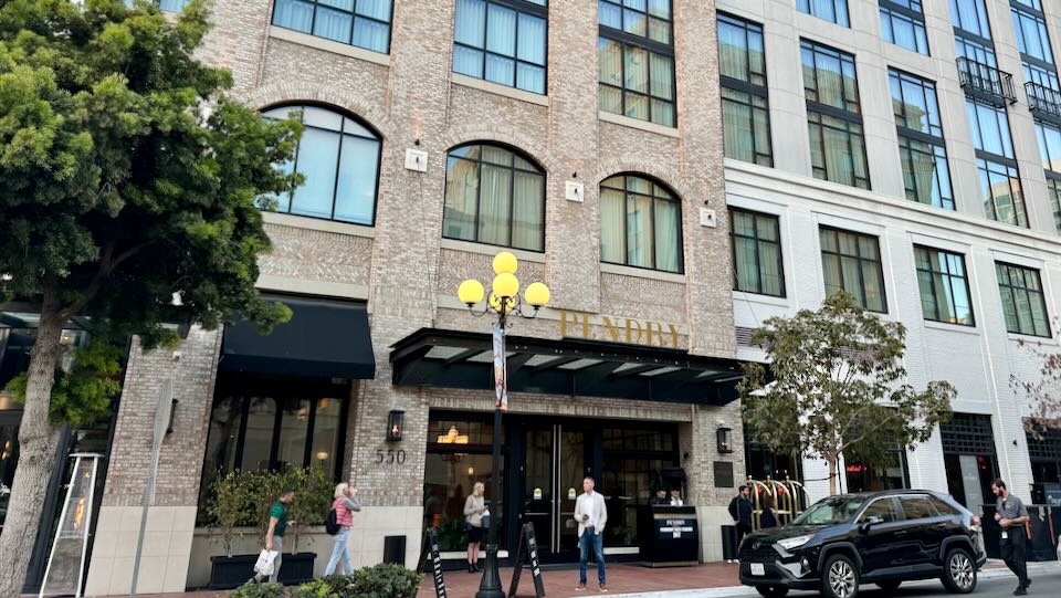 Hotel in San Diego Gaslamp District. 