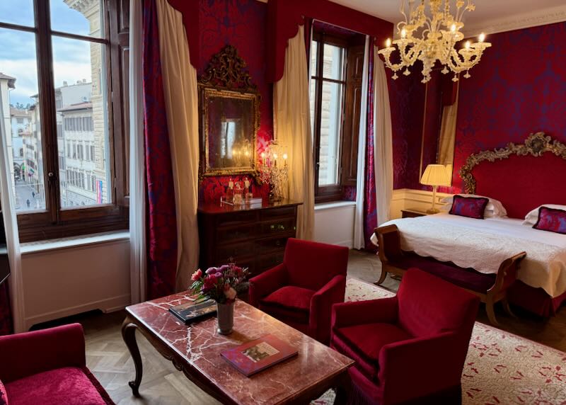 Five star hotel in central Florence, close to sights.