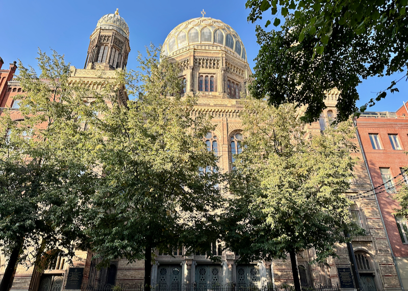 Blue ornate onion-shaped dome on a synagogue in Berlin