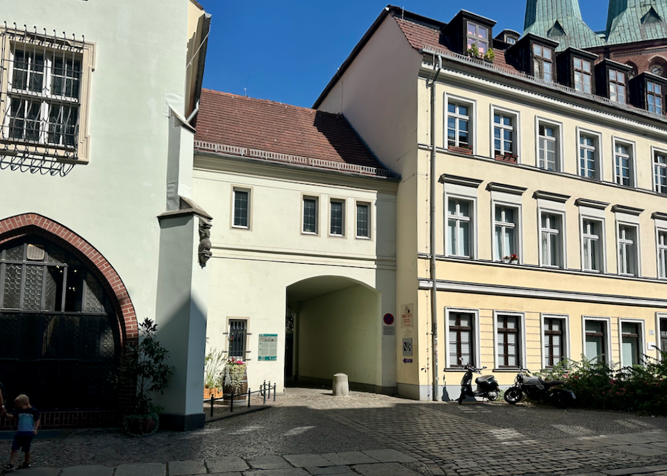 Entrance to a small townhouse-like hotel in Berlin