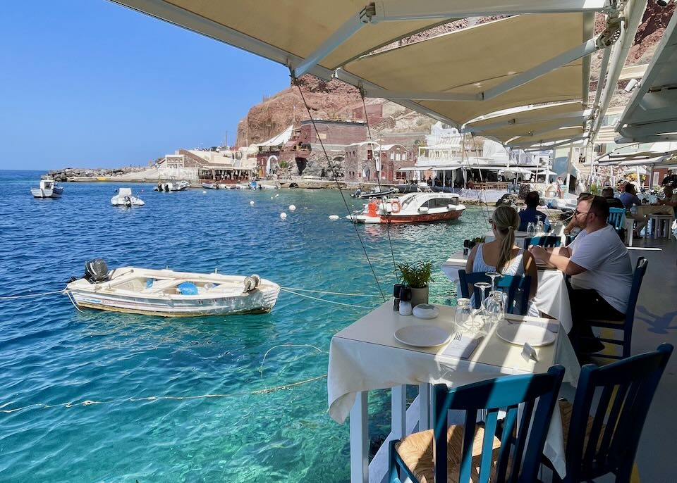 Seafood restaurants in Santorini.