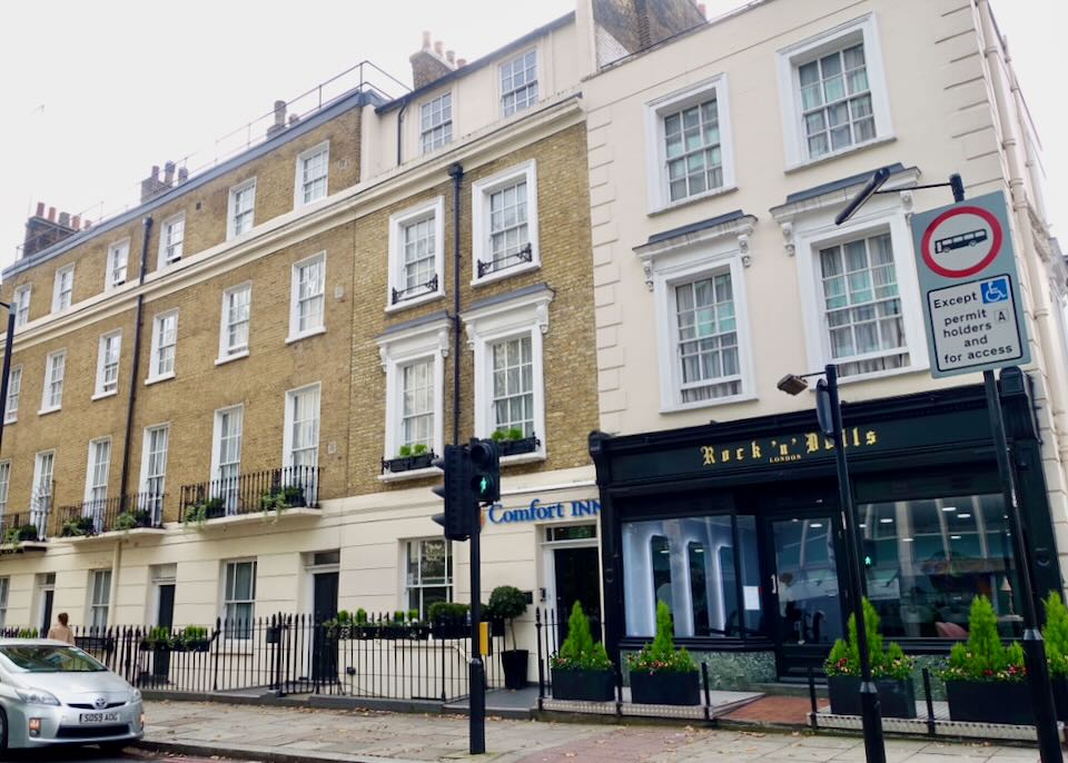 Cheap hotel near Victoria Station.
