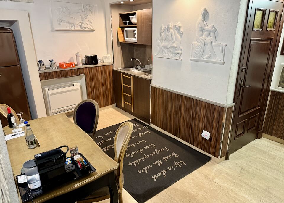 Our kitchen suite in Monti.