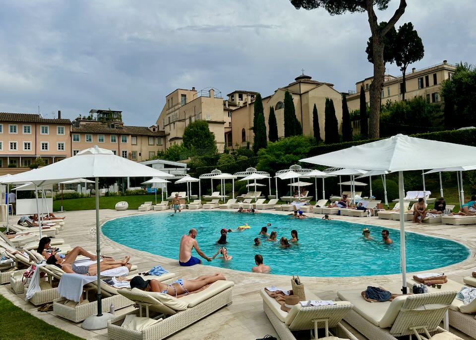 Hotel with pool in Trastevere, Rome.