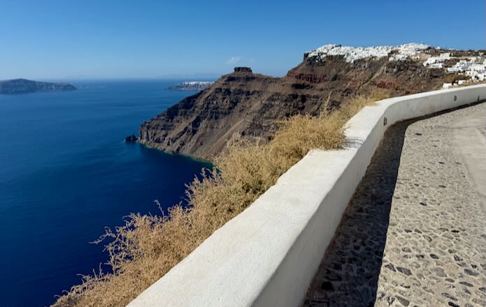 Fira to Firostefani walk.