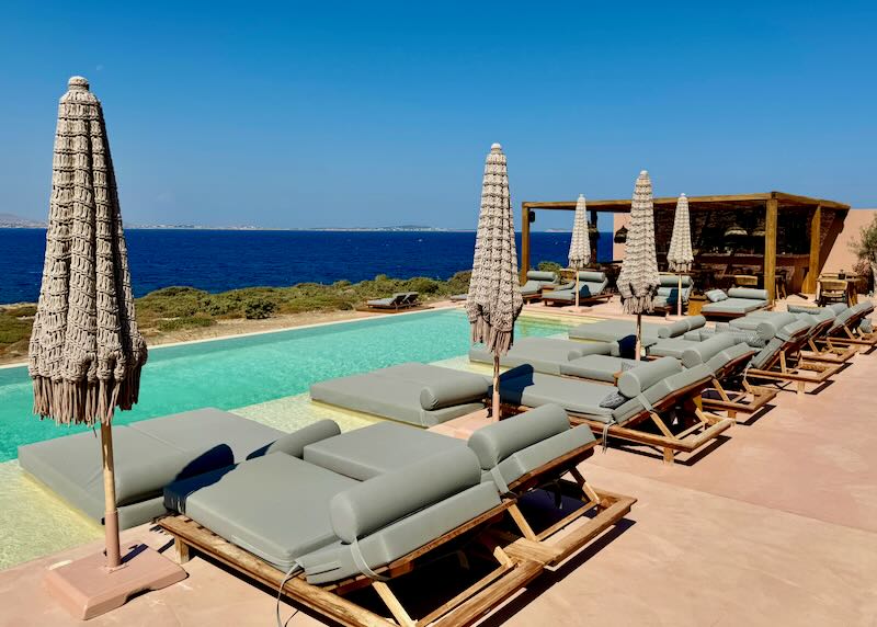 Boutique hotel with pool and view in Naxos.