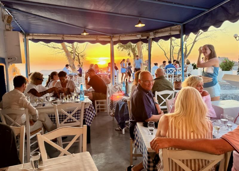 Sunset during our dinner in Firostefani.