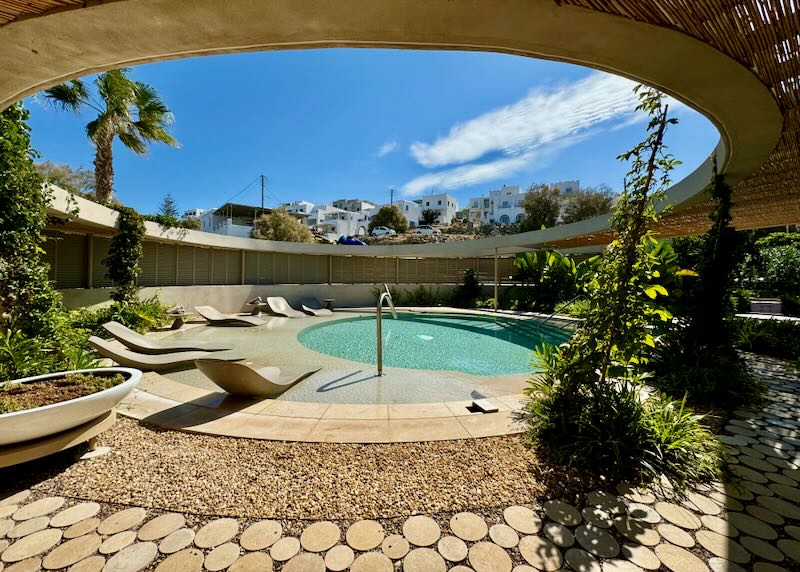 Boutique hotel with pool in Naoussa. 