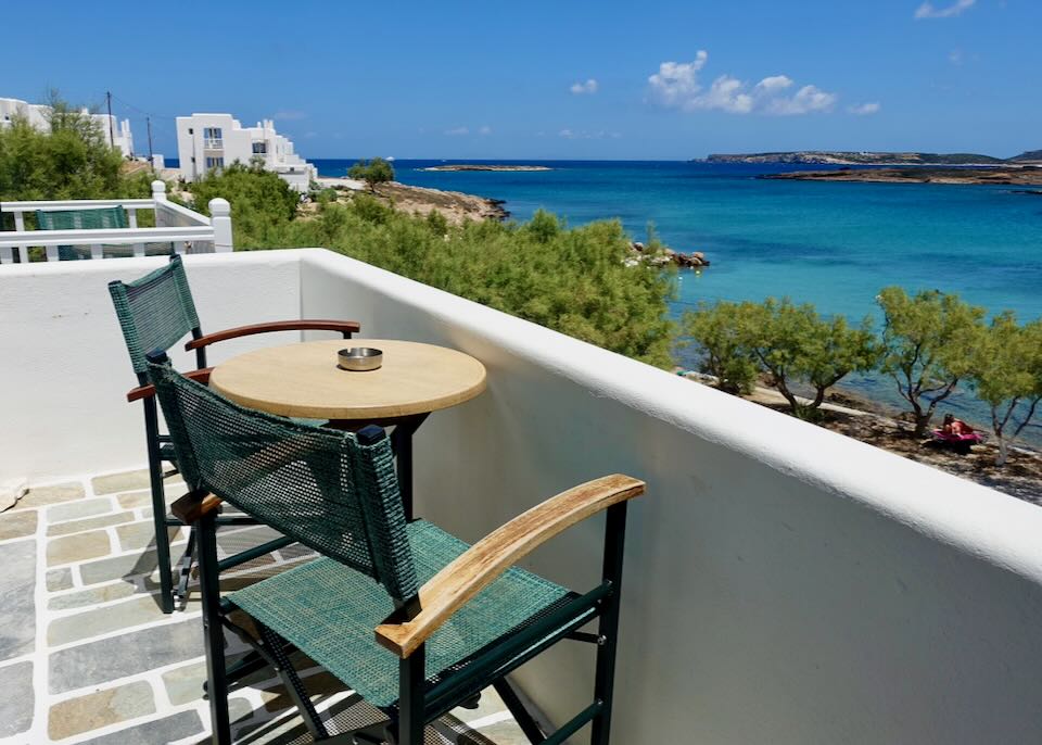 3-star beach hotel in Naoussa. 