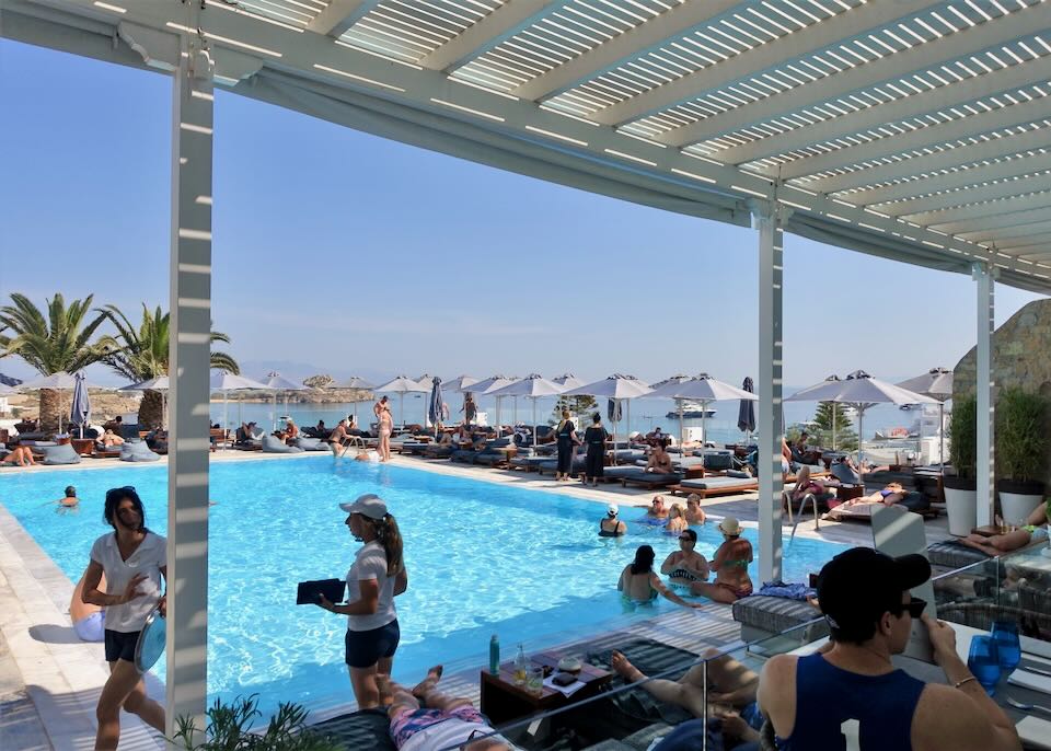 Luxury hotel with pool in Platis Gialos, Mykonos.