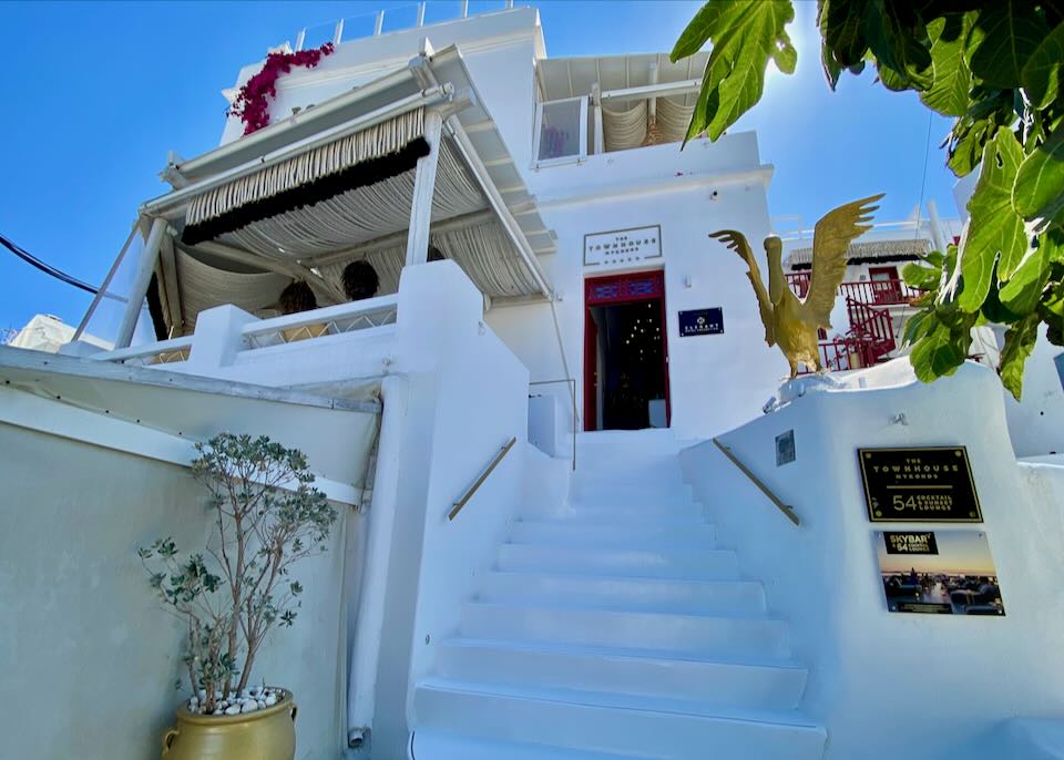 Hotel in Mykonos with a great bar and views.