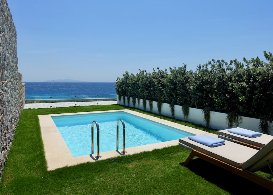 A kid-friendly private pool in Mykonos.