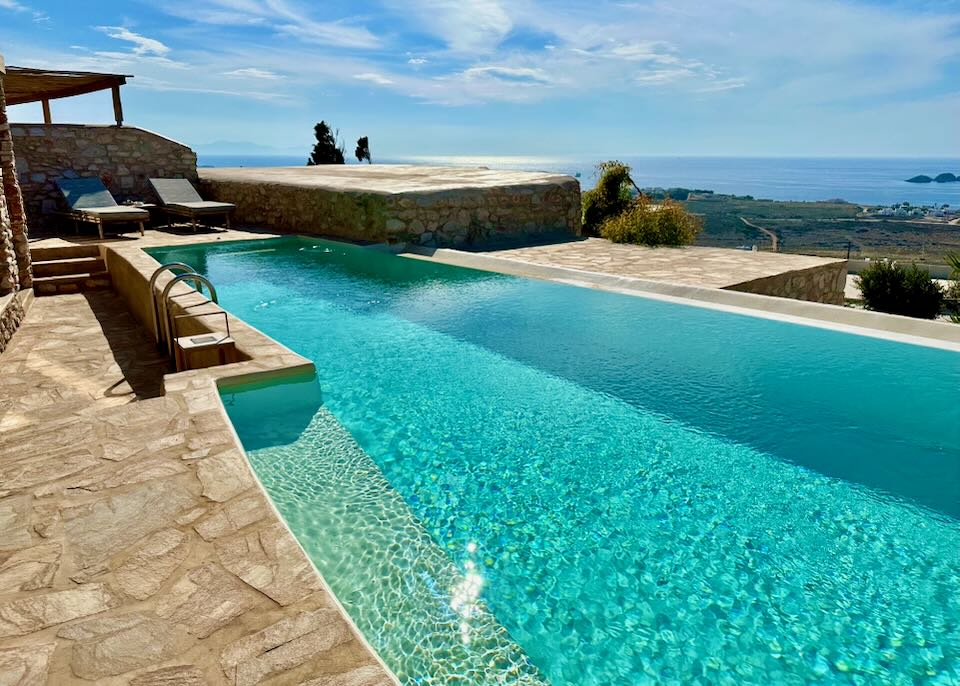 Hotel with private pool near Parikia.