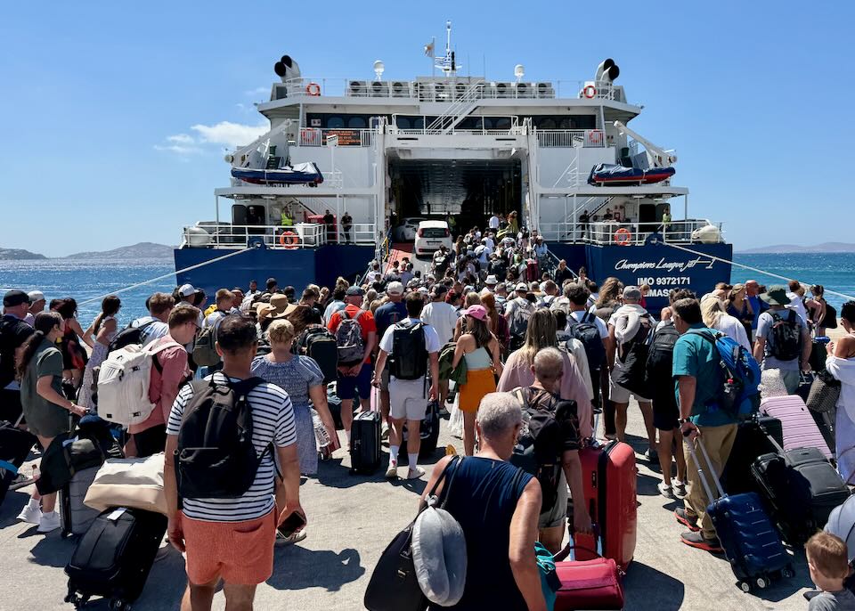 Good ferry to take from Mykonos to Santorini.