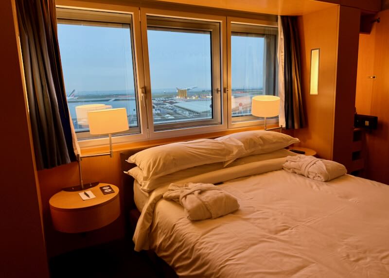 My room at the Sheraton Paris Airport.