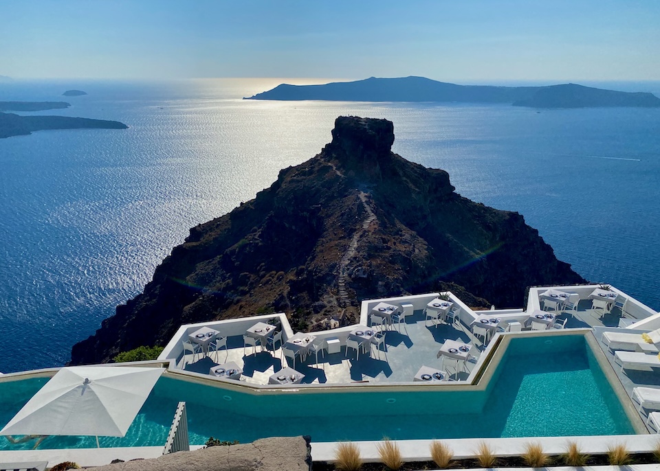 A large pool on the clifftop behind Skaros Rock and the caldera.