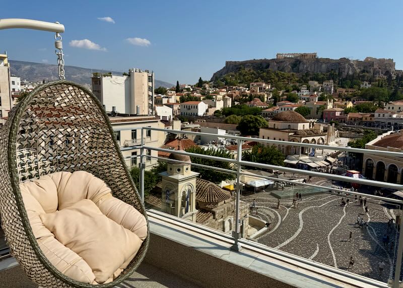 Athens hotel for families with view of the Acropolis.