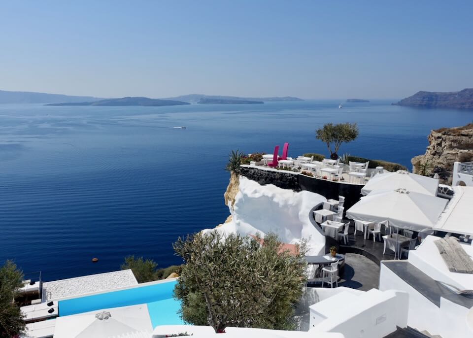 Romantic restaurant in Oia.