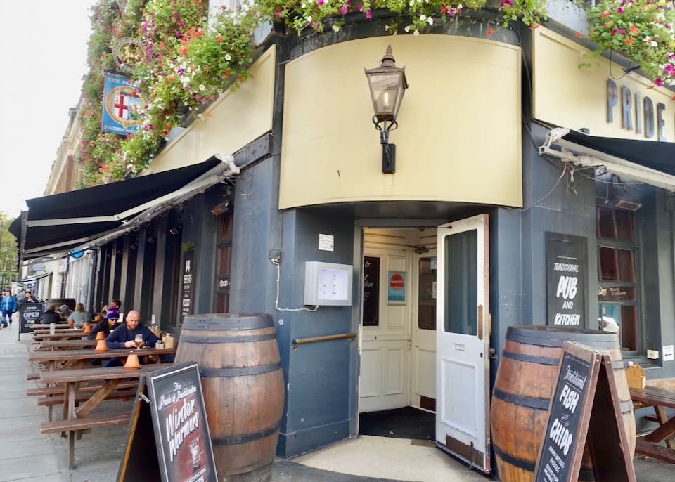 Cheap hotel near Paddington Station.