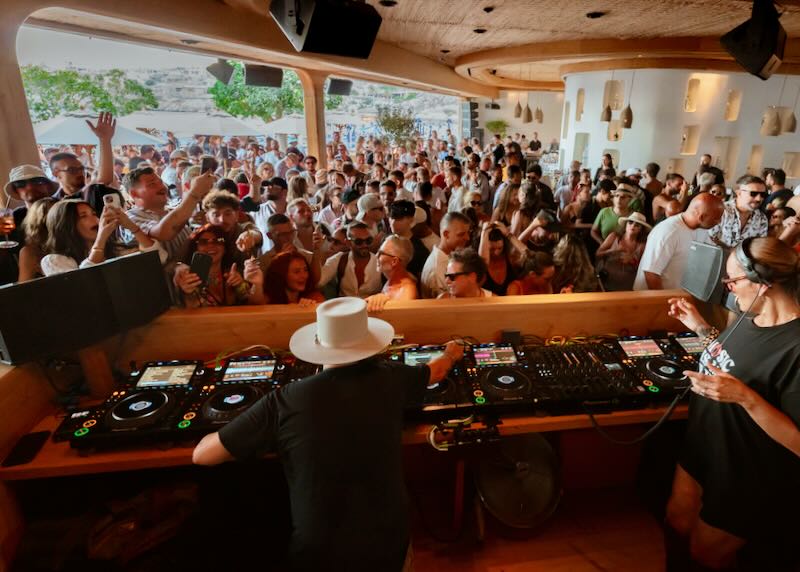 Super Paradise Beaach Club in Mykonos.