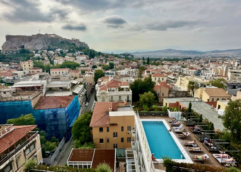Hotel in Athens with pool view of the Acropolis. 