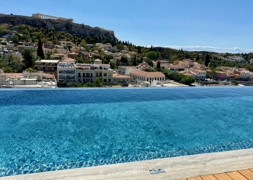 Hotel in Monastiraki with rooftop pool and views of the Acropolis. 