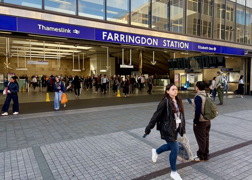 London station with rail connections to both Heathrow and Gatwick airports.