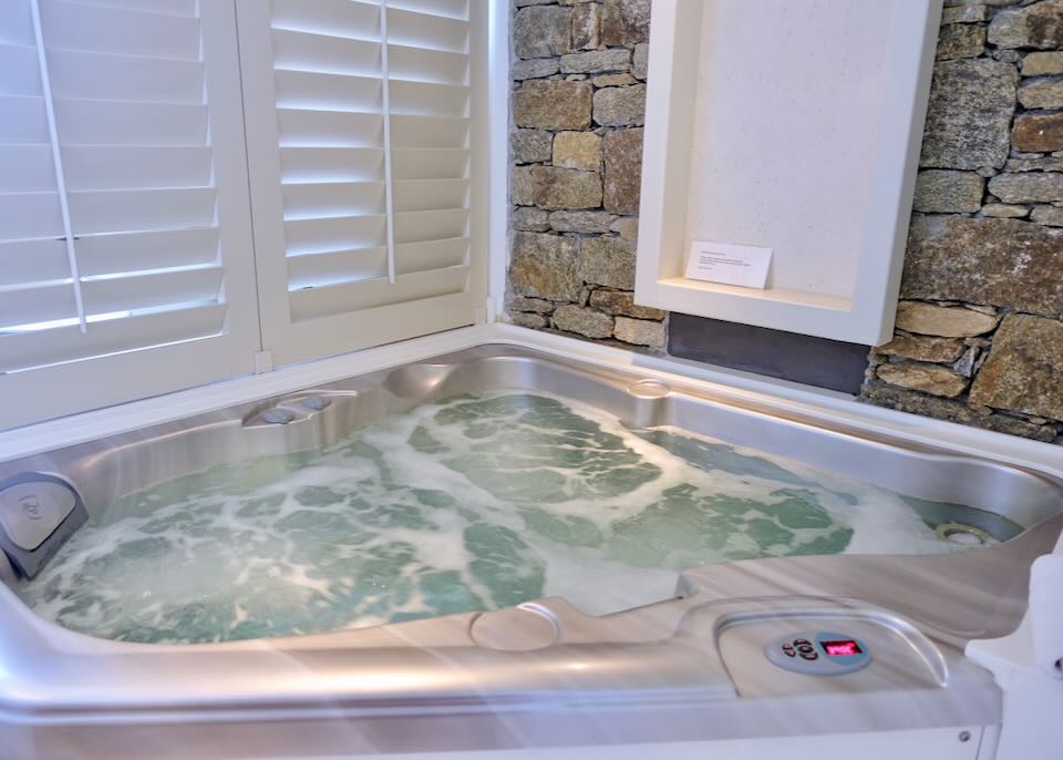Mykonos Town hotel with private Jacuzzi. 