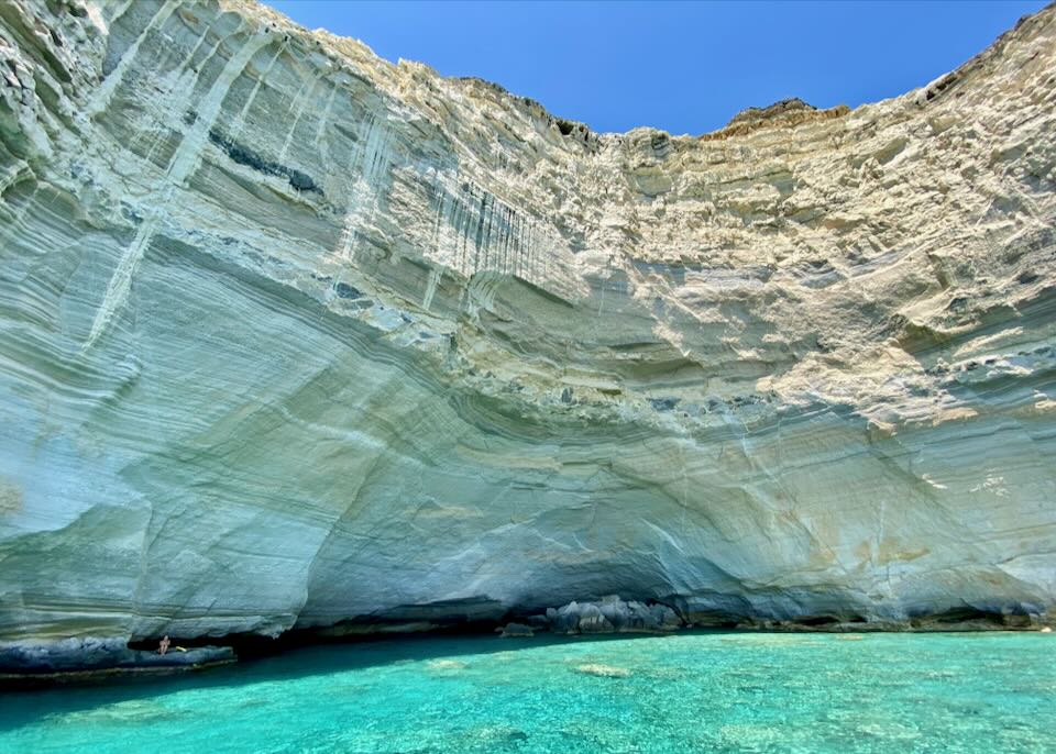 Boat tour in Milos.