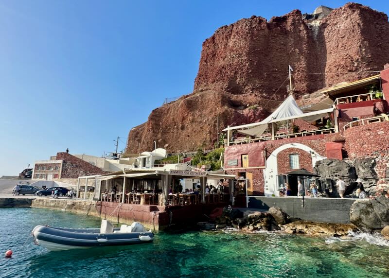 Restaurant in Ammoudi Bay.