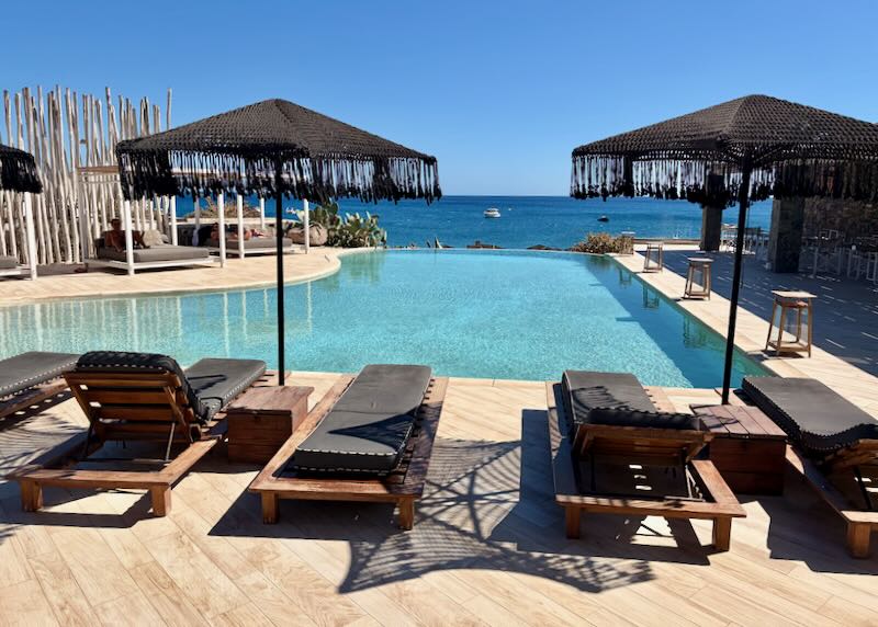 Family hotel on a beach with pool in Milos.