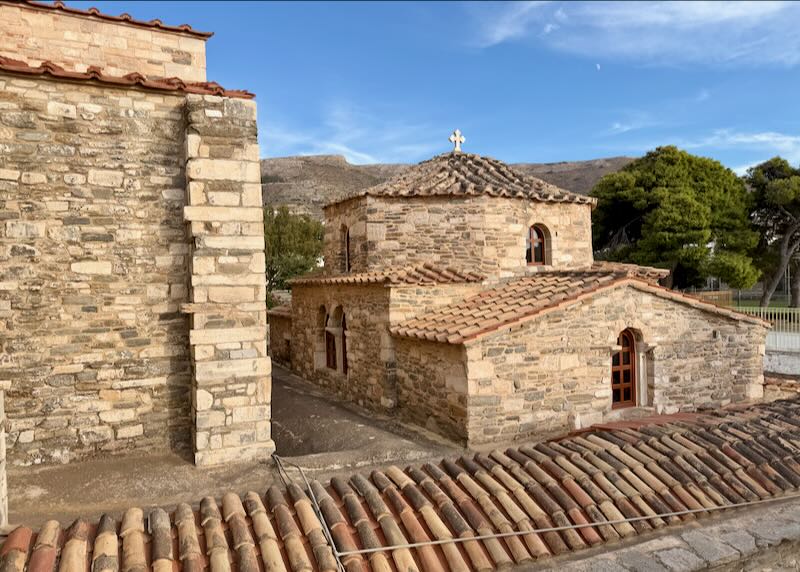 Panagia Ekatontapiliani (the Church of 100 Doors) in Parikia.